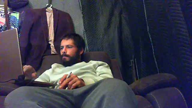 Snapshot of Sitonmyface2020@xh chatting on 11-11-25, 07:19 Sitonmyface2020xh online show from 11-11-25, 07:19