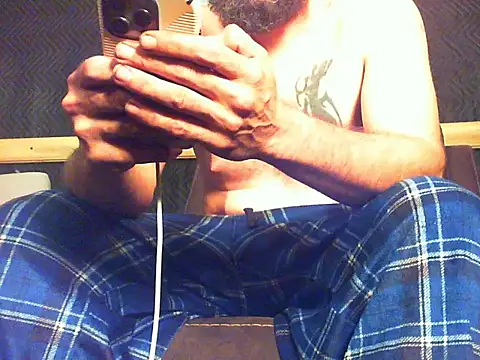 Snapshot of Sitonmyface2020@xh chatting on 11-20-25, 06:24 Sitonmyface2020xh online show from 11-20-25, 06:24