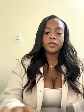 Snapshot of Emma_jonness chatting on 11-05-25, 10:26 Emma jonness online show from 11-05-25, 10:26