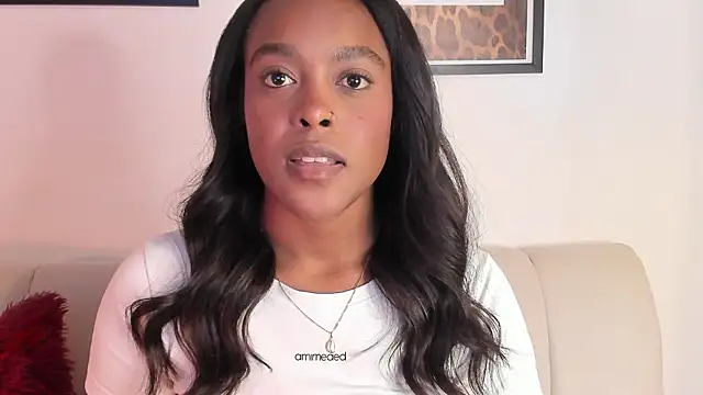 Snapshot of Emma_jonness chatting on 03-17-26, 06:00 Emma jonness online show from 03-17-26, 06:00