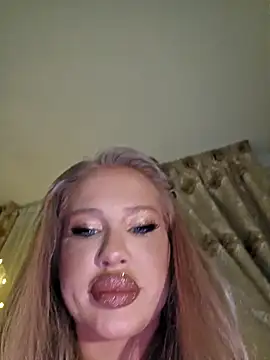 Snapshot of AlmaGraceX chatting on 12-31-24, 12:54 AlmaGraceX online show from 12-31-24, 12:54