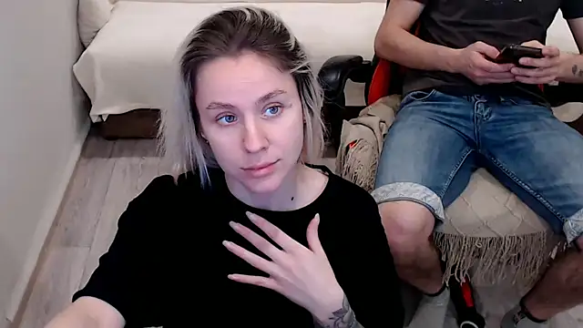 Snapshot of Mila_Jon chatting on 12-06-24, 06:15 Mila Jon online show from 12-06-24, 06:15