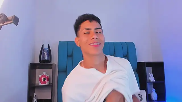 AlanNaughty online show from 12-22-24, 08:58