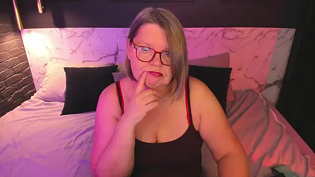 Shannonshine online show from 11-24-25, 01:22