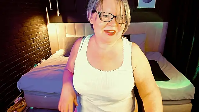 Shannonshine online show from 02-04-26, 02:12