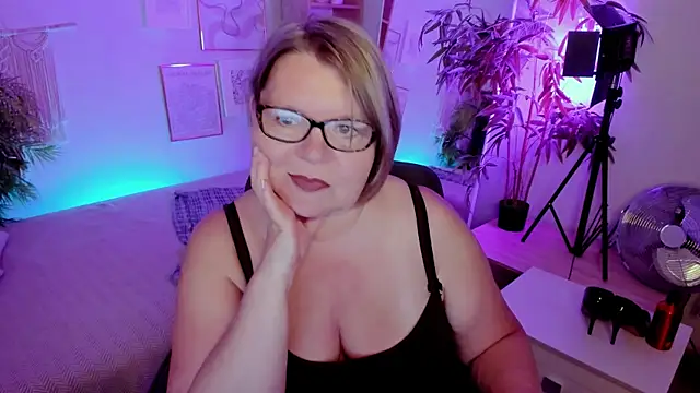 Shannonshine online show from 07-24-26, 01:42