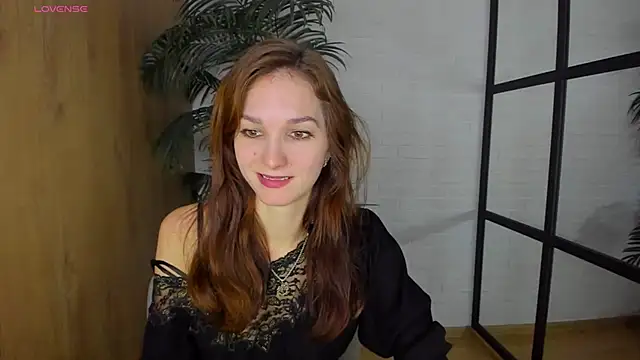 Snapshot of MirandaGlow chatting on 01-23-25, 05:45 MirandaGlow online show from 01-23-25, 05:45