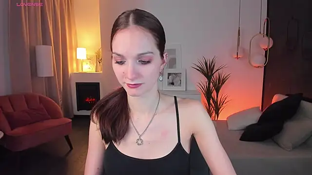 Snapshot of MirandaGlow chatting on 02-21-25, 05:46 MirandaGlow online show from 02-21-25, 05:46