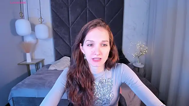 Snapshot of MirandaGlow chatting on 03-10-25, 08:59 MirandaGlow online show from 03-10-25, 08:59