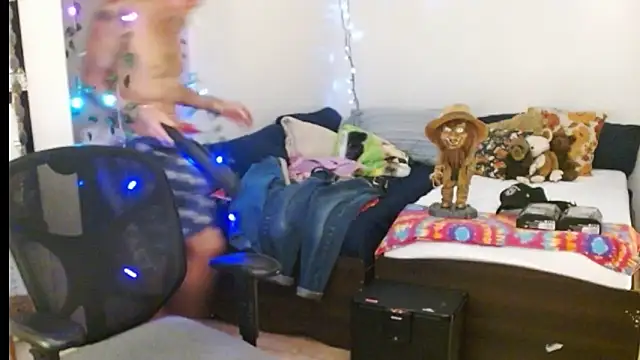 Snapshot of mycock2474u chatting on 02-22-25, 01:02 mycock2474u online show from 02-22-25, 01:02