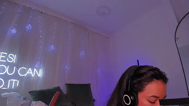 Snapshot of carolgaita chatting on 02-03-25, 05:35 carolgaita online show from 02-03-25, 05:35
