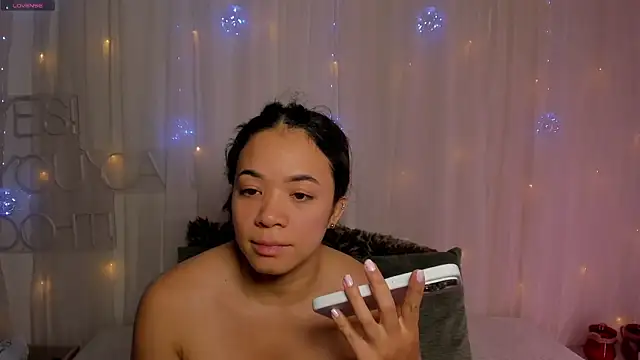 Snapshot of carolgaita chatting on 03-04-25, 12:01 carolgaita online show from 03-04-25, 12:01