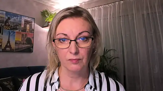 vanessa chat online show from 01-30-25, 05:06