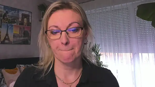 vanessa chat online show from 02-04-25, 02:21