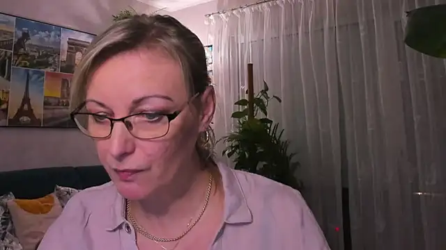 vanessa chat online show from 02-05-25, 05:53