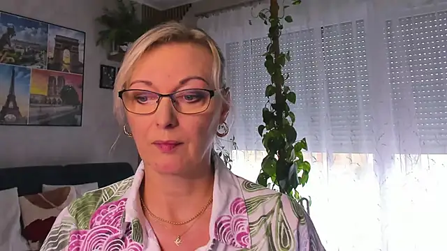 vanessa chat online show from 09-15-25, 01:33