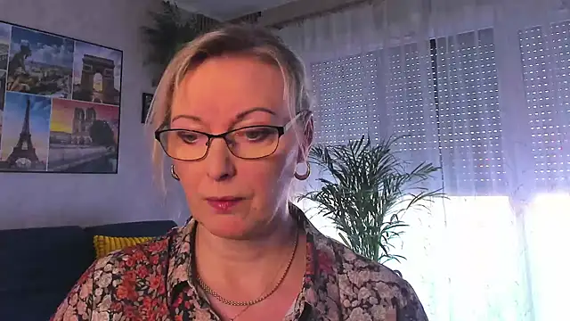Snapshot of vanessa_chat chatting on 03-19-26, 02:21 vanessa chat online show from 03-19-26, 02:21