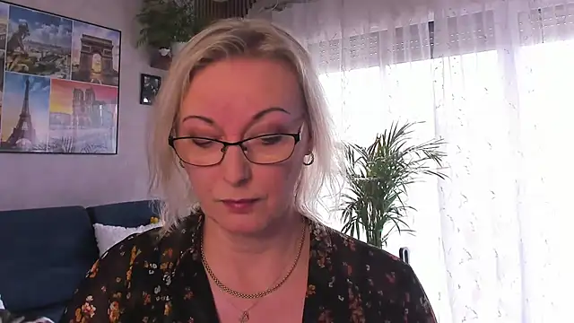 Snapshot of vanessa_chat chatting on 04-19-26, 01:21 vanessa chat online show from 04-19-26, 01:21