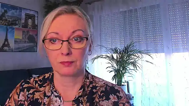 Snapshot of vanessa_chat chatting on 04-21-26, 04:12 vanessa chat online show from 04-21-26, 04:12