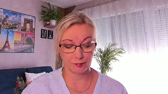 Snapshot of vanessa_chat chatting on 05-11-26, 01:17 vanessa chat online show from 05-11-26, 01:17