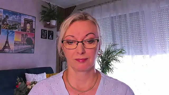 Snapshot of vanessa_chat chatting on 05-11-26, 02:56 vanessa chat online show from 05-11-26, 02:56