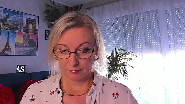 Snapshot of vanessa_chat chatting on 05-27-26, 01:30 vanessa chat online show from 05-27-26, 01:30