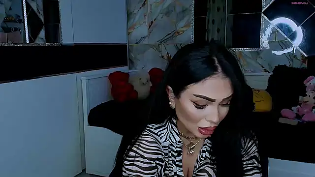 Snapshot of mistress_meryem chatting on 11-25-25, 12:32 mistress meryem online show from 11-25-25, 12:32