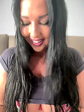 Snapshot of TiffanyRoxx chatting on 10-03-25, 08:44 TiffanyRoxx online show from 10-03-25, 08:44