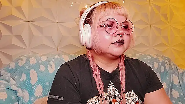 Satyn doll online show from 05-16-26, 12:07