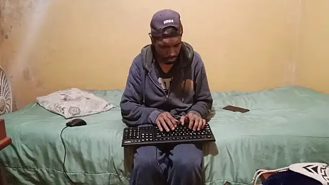 Snapshot of Setor_black chatting on 07-17-26, 02:34 Setor black online show from 07-17-26, 02:34