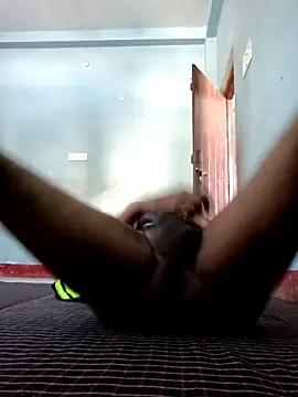 Snapshot of indianguy21 chatting on 03-04-25, 06:04 indianguy21 online show from 03-04-25, 06:04