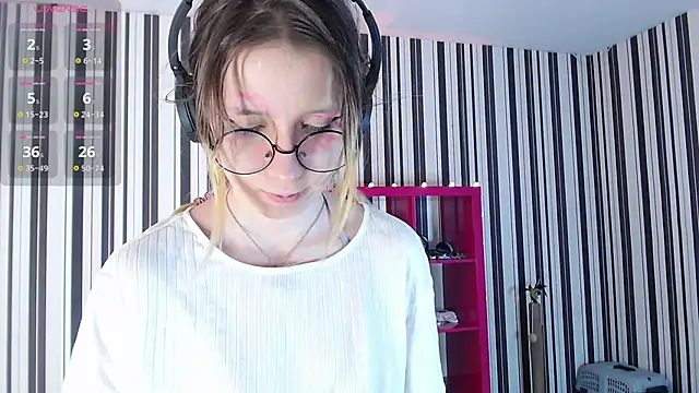 Snapshot of _Hanna_Moon_ chatting on 02-08-25, 07:15  Hanna Moon  online show from 02-08-25, 07:15