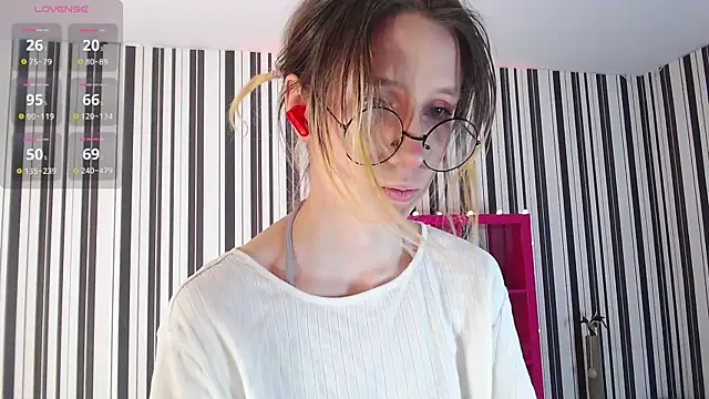 Snapshot of _Hanna_Moon_ chatting on 02-09-25, 07:38  Hanna Moon  online show from 02-09-25, 07:38