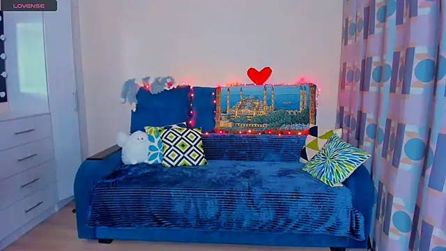 EllenMoore online show from 12-15-24, 02:30