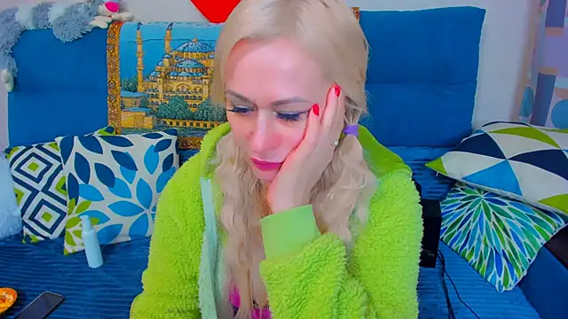 EllenMoore online show from 01-13-25, 02:39