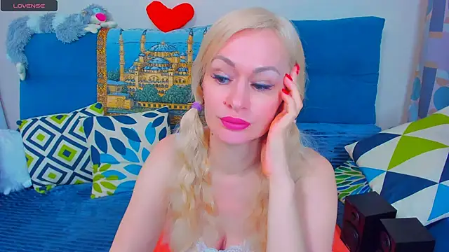 EllenMoore online show from 02-07-25, 03:55