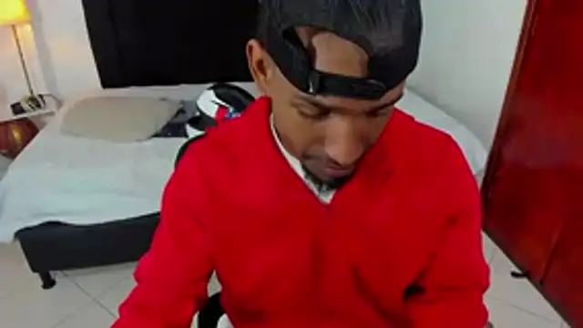 Snapshot of anhtony_wayans chatting on 10-28-25, 12:03 anhtony wayans online show from 10-28-25, 12:03