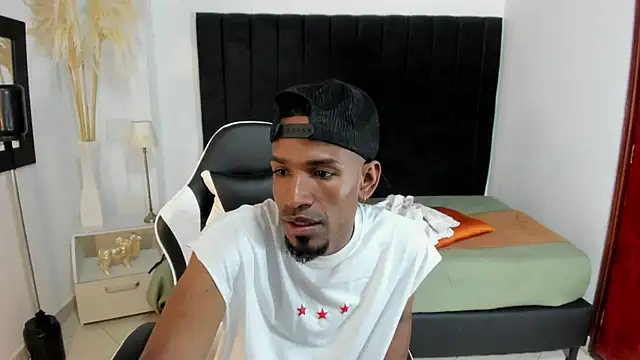 Snapshot of anhtony_wayans chatting on 11-08-25, 12:55 anhtony wayans online show from 11-08-25, 12:55