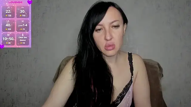 MissGulia online show from 04-26-26, 02:09