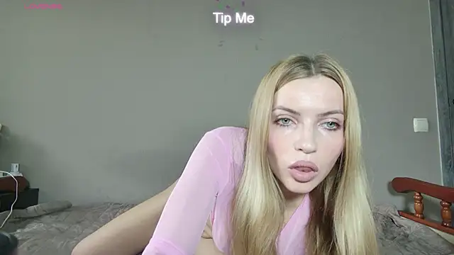 JuiliOnesunray online show from 11-15-25, 06:33