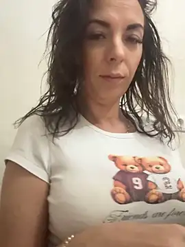 Snapshot of Almmaxxxx chatting on 10-19-25, 03:29 Almmaxxxx online show from 10-19-25, 03:29