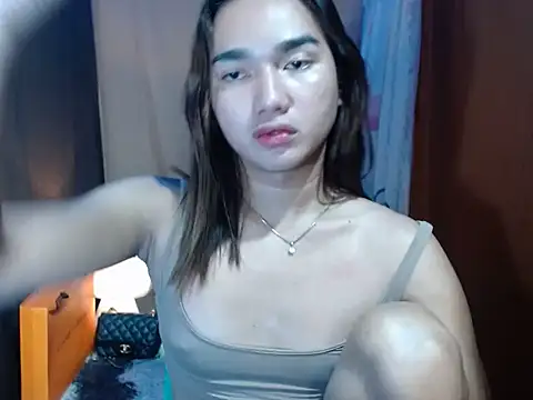 Snapshot of CasandraDiaz chatting on 12-04-25, 04:27 CasandraDiaz online show from 12-04-25, 04:27