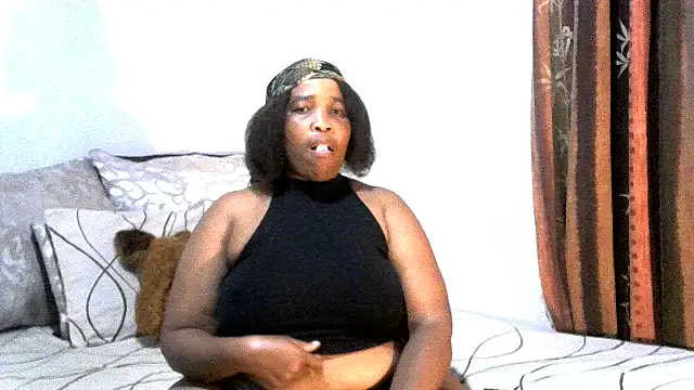 Snapshot of LadyLillyX chatting on 05-06-26, 05:18 LadyLillyX online show from 05-06-26, 05:18