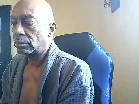 longdick4you8686 online show from 03-08-26, 10:13