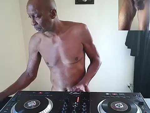 longdick4you8686 online show from 06-20-26, 08:33