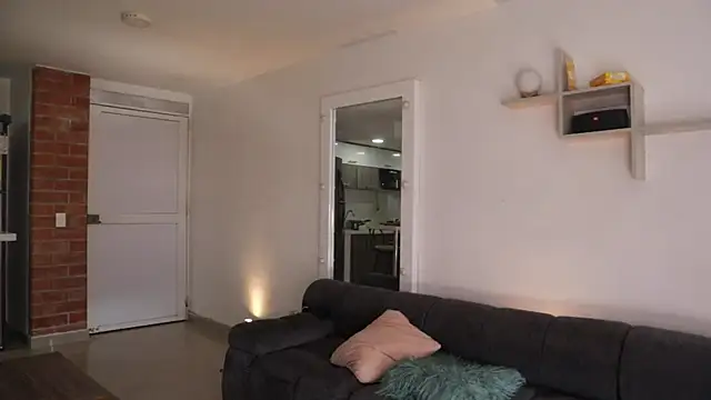  Vahos  online show from 10-10-25, 05:23