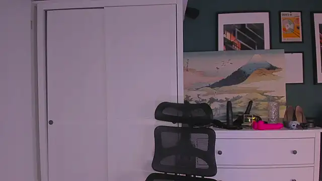 Snapshot of 1Sandy chatting on 10-30-25, 03:57 1Sandy online show from 10-30-25, 03:57