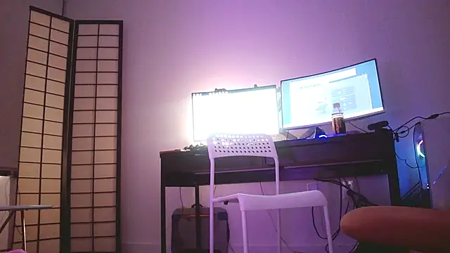 Snapshot of Mikela_Alexa chatting on 11-20-25, 04:01 Mikela Alexa online show from 11-20-25, 04:01