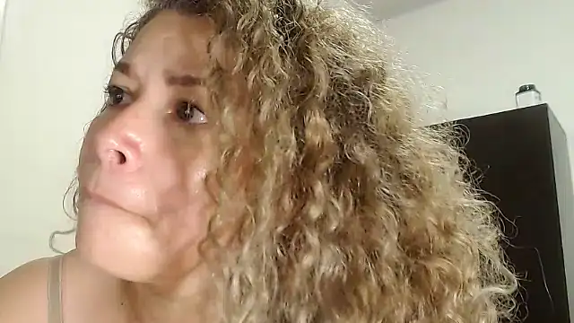 dalilasquirt1 online show from 12-13-24, 04:11