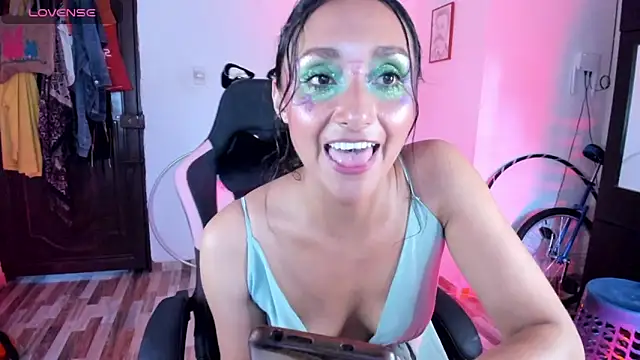 adrena 10 online show from 04-09-26, 10:37